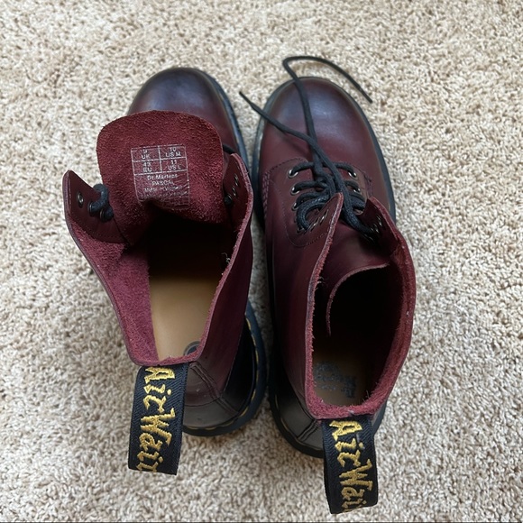 RARE! 1460 Smooth Leather Dr. Martens Boot Sz 11 women's Cherry Red & Blck - Picture 3 of 3